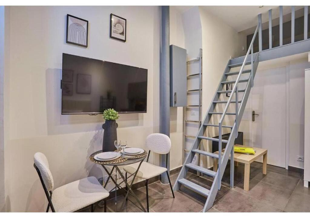 Studio Center of Paris Montmartre by Studio prestige - 2
