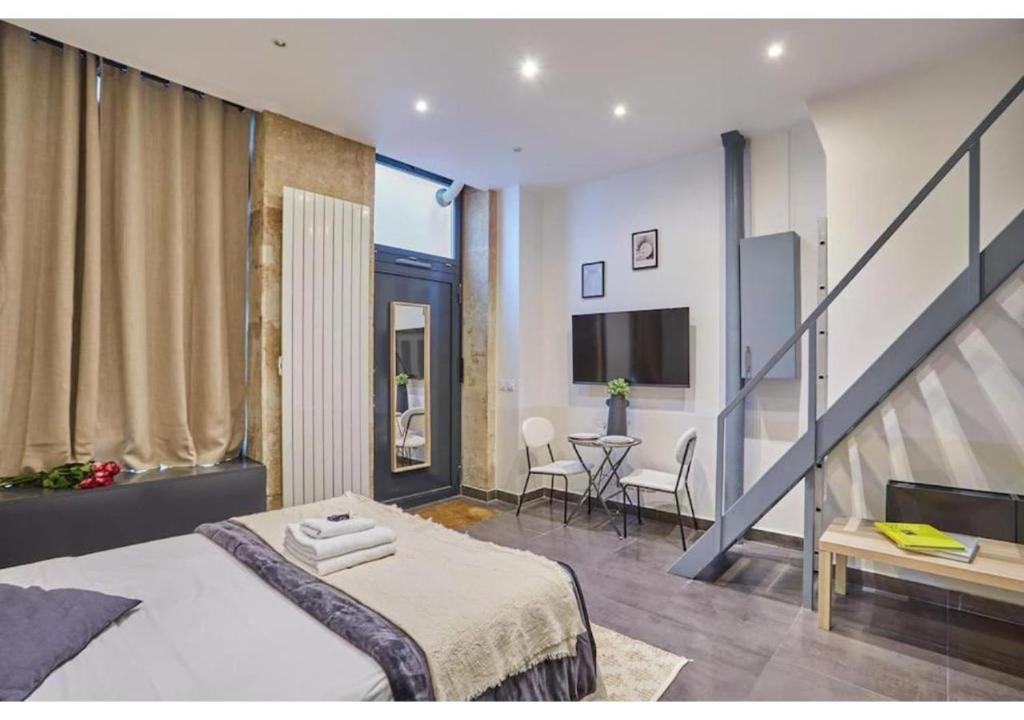 Studio Center of Paris Montmartre by Studio prestige - 3
