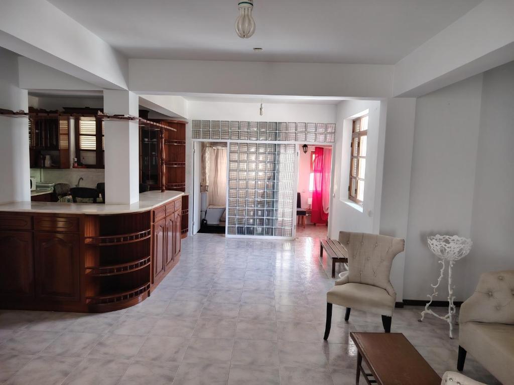 Maya Mindelo Studio T1, Mindelo