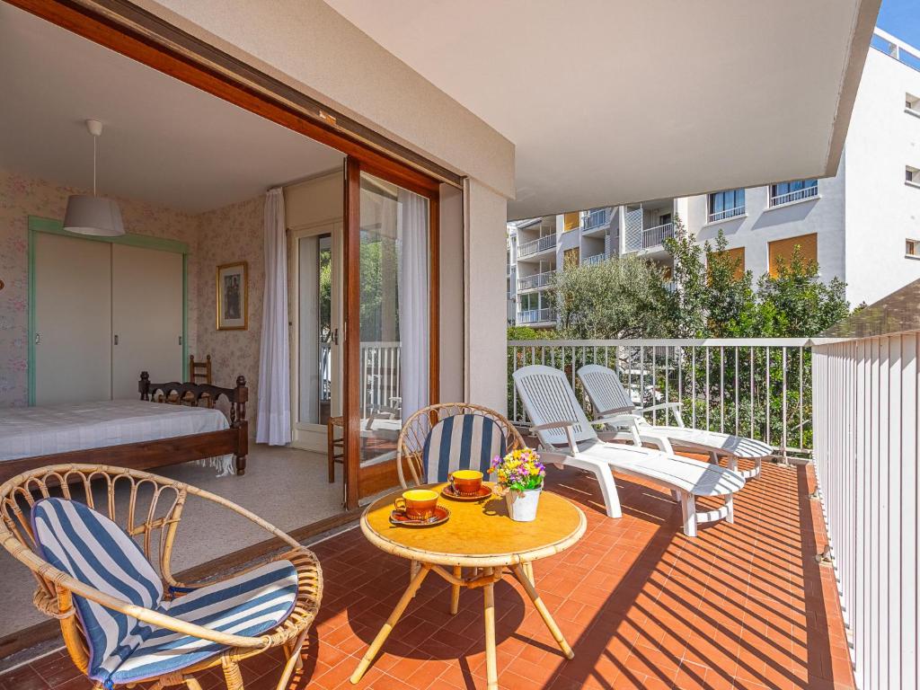 Apartment Les Mimosas-8 by Interhome - 2