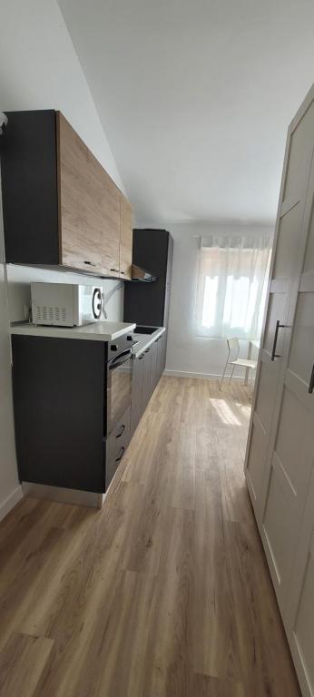 Torremolinos CARIHUELA RENOVADO - Wifi 365 Mbps - Fire Stick Amazon - Playa a 50 metros - 2