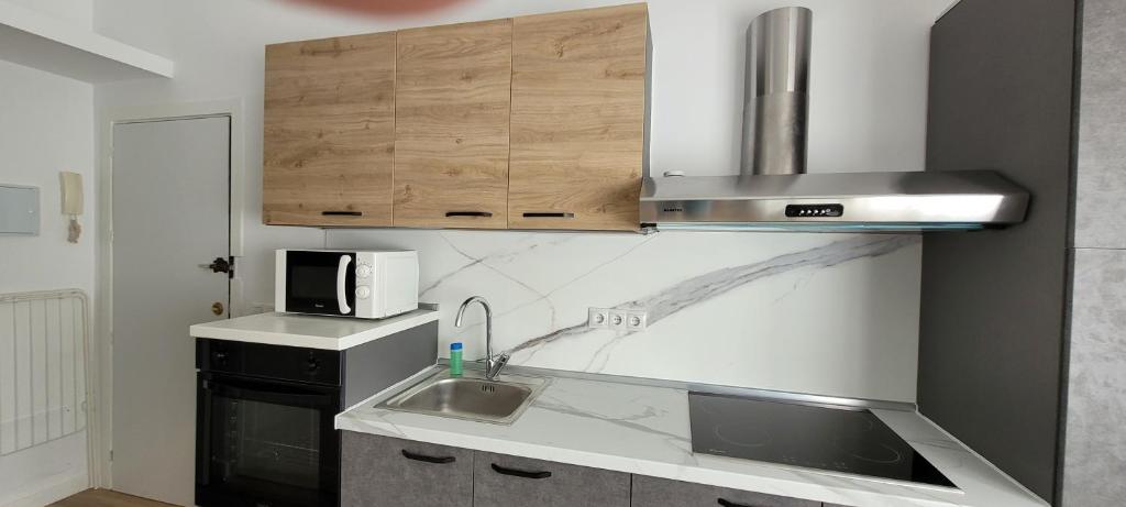 Torremolinos CARIHUELA RENOVADO - Wifi 365 Mbps - Fire Stick Amazon - Playa a 50 metros - 4