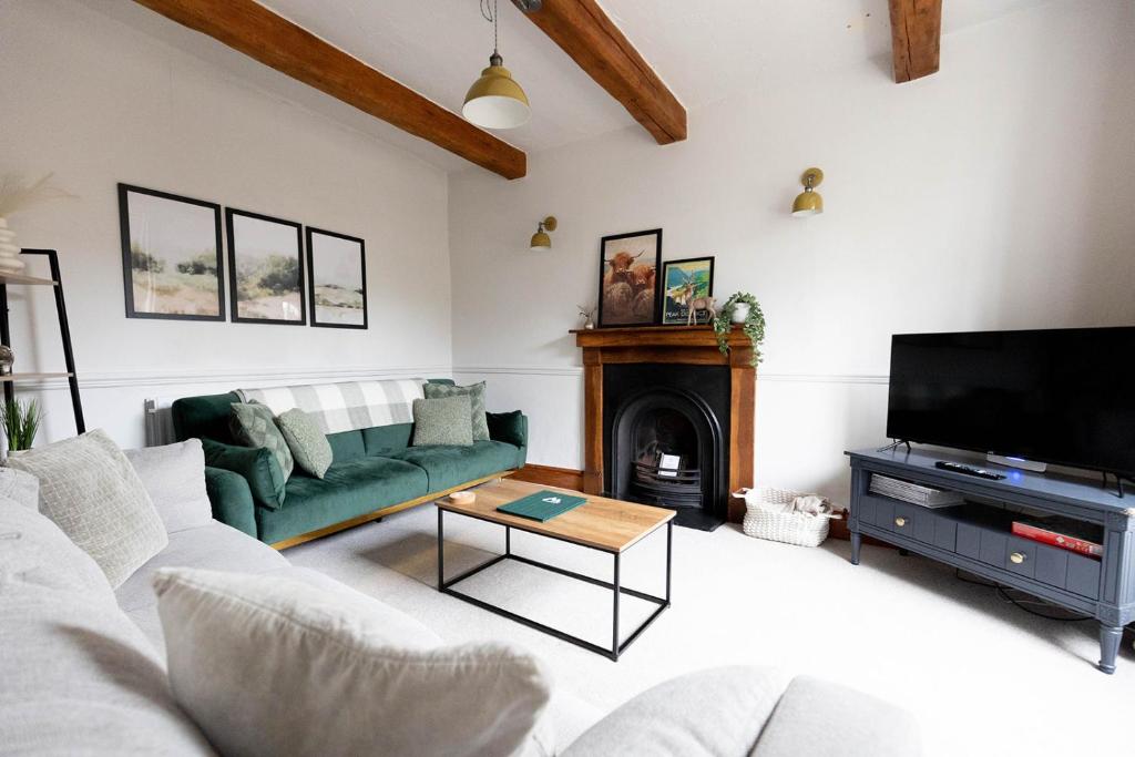 WEST VIEW COTTAGE - Charming Wensley Cottage in the Heart of Peaks, Winster