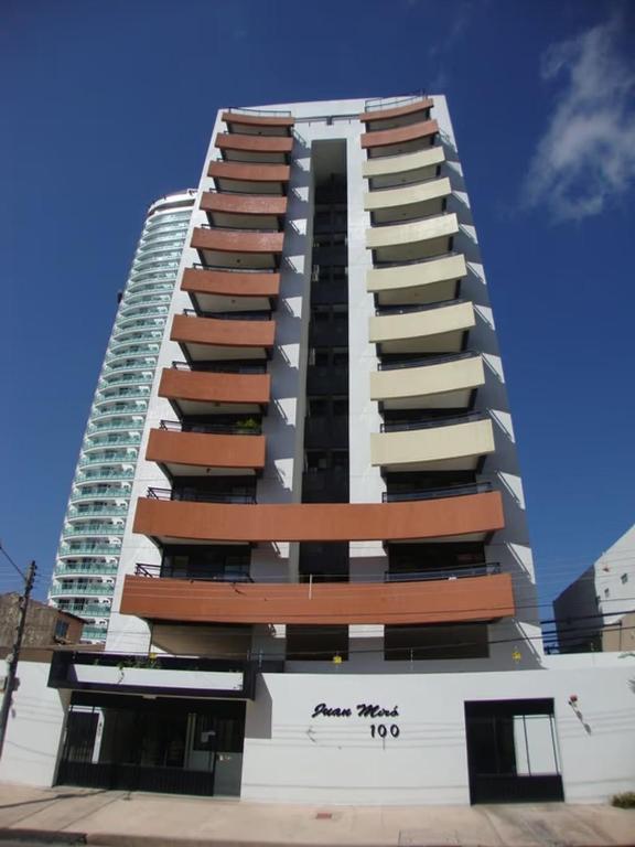 Ed. Juan Miró, Curro Velho