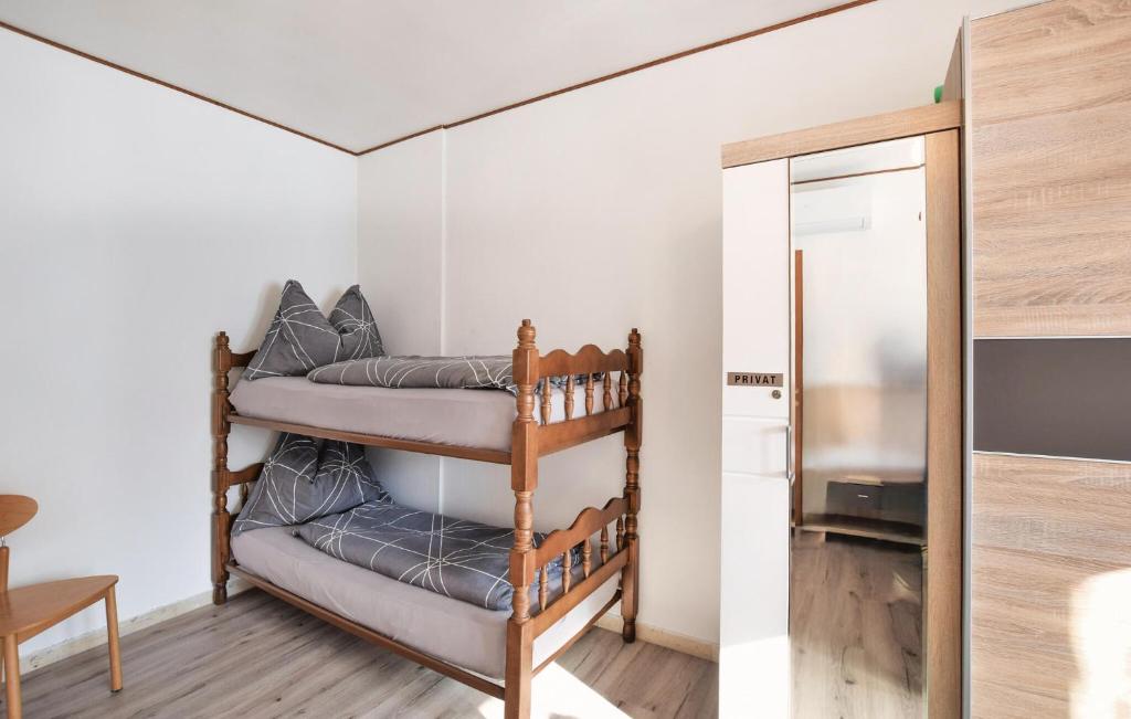 1 Bedroom Lovely Apartment In Grado - 4