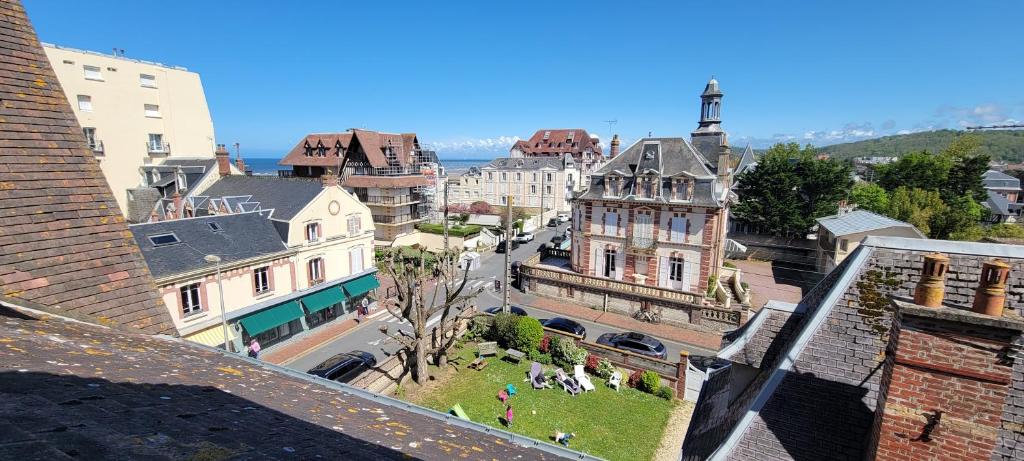 Vue mer - Superbe Appartement à 50 m de la plage et du centre ville, Cabourg