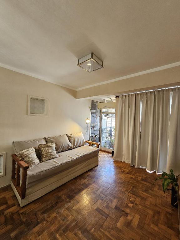 Cálido y amplio departamento en Nueva Córdoba - 3