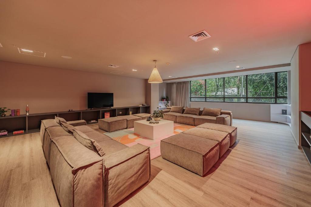 Shared lounge/TV area