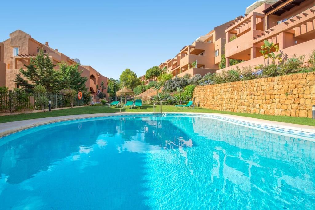 Modern 2 Bedroom Apartment with Sea View in Elviria - 5