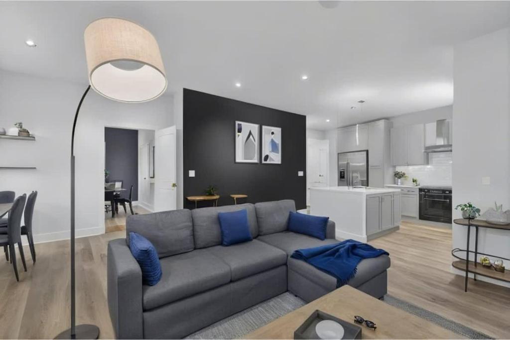 Luxurious King 3BR Suite Mins to Downtown Durham!, Durham