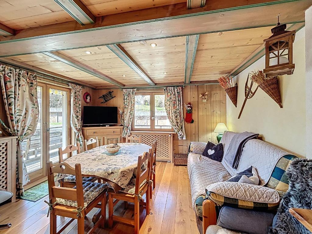 Appartement cosy proche centre village avec balcon et parking - 1