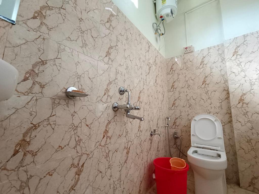 Krang Suri Home Stay의 넓은 실내 모습