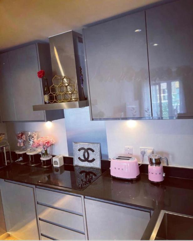 Charming Dartford Apartment with 1 Bedroom, Dartford