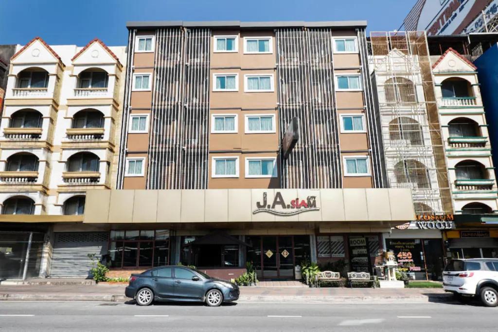 Dancenter JA Siam City, Pattaya Central