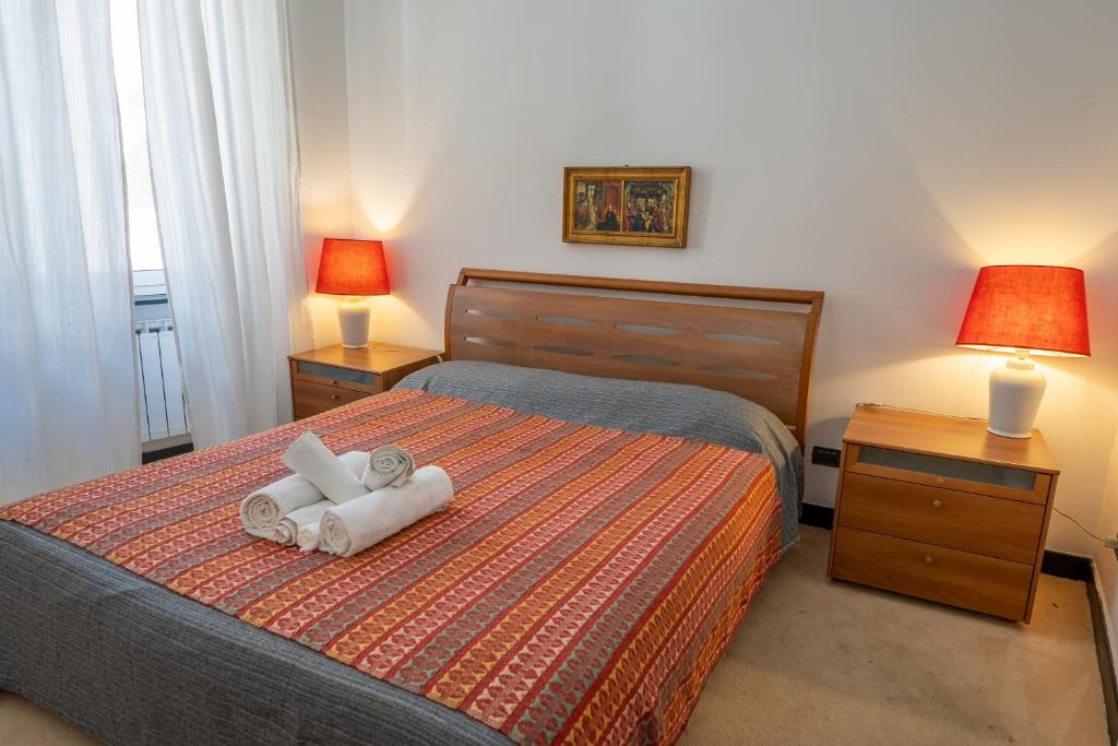 Lovingenoa - White House, Janov