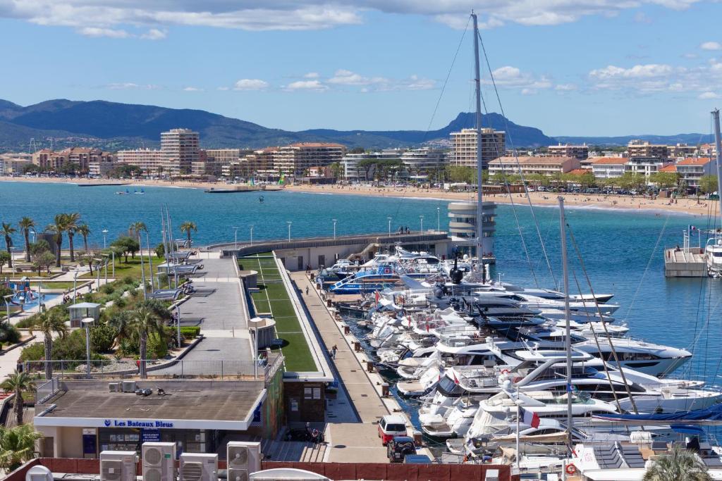 T2 -Le Winter Palace, Vue Mer - 1