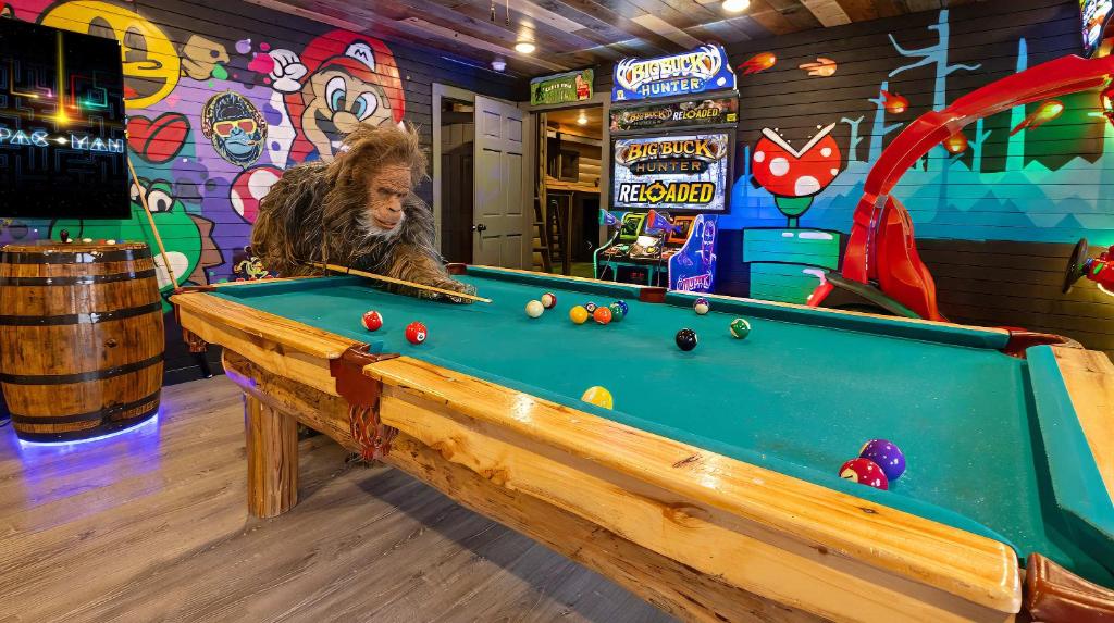 Sasquatch Encounter - Themed Arcade, Theater, Fire Place, FirePit, Sevierville
