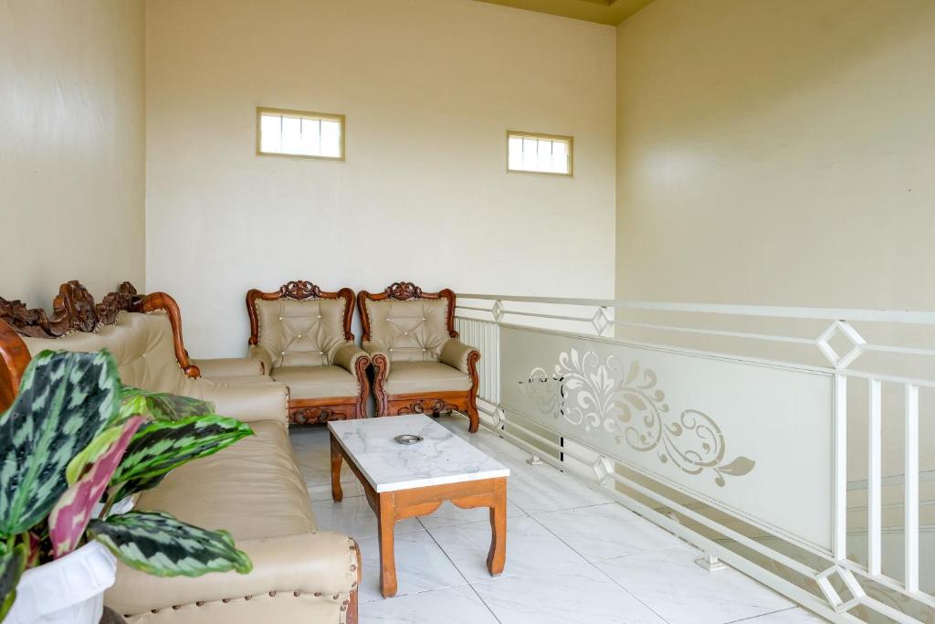 RedDoorz at Dewanti Syariah near Stasiun Tulungagung, Tulungagung