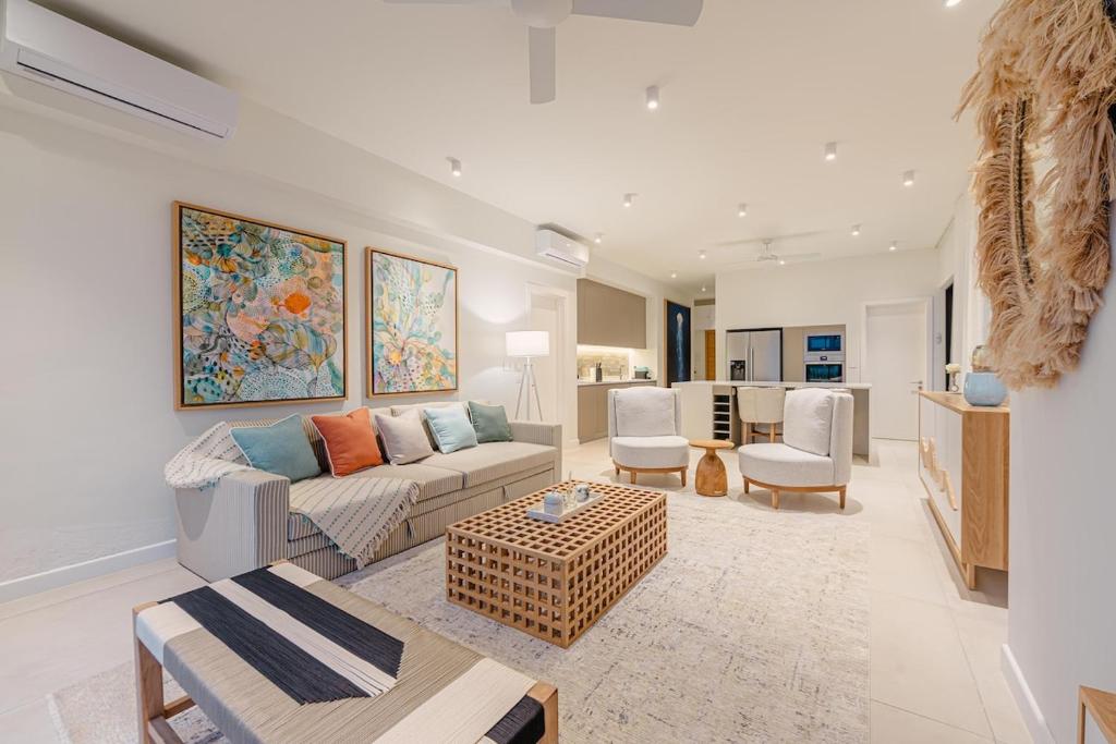 Sea View Penthouse with Rooftop, Grand Baie, Grand Bay