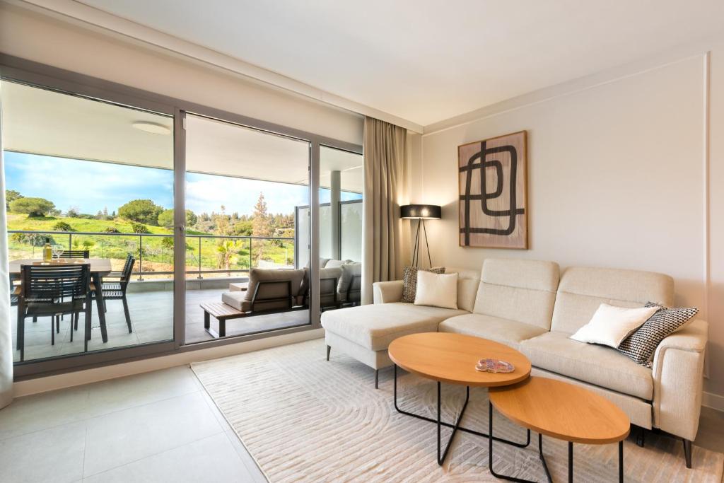 Aralia - 3-Bedroom Coastal Luxury Apartment in Mijas - 2