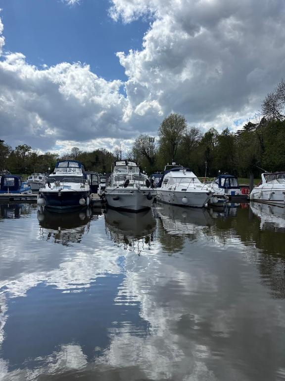 Floating tranquility, Dorney