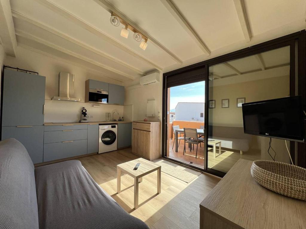 Appartement T2 Climatise avec Parking proche Plage - FR-1-81-631 - 1