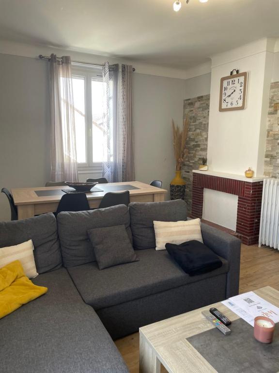 Le gîte de Myrlène-30min Parc Fédéral-12min CNPE CAUTION OBLIGATOIRE SWIKLY, Sully-sur-Loire