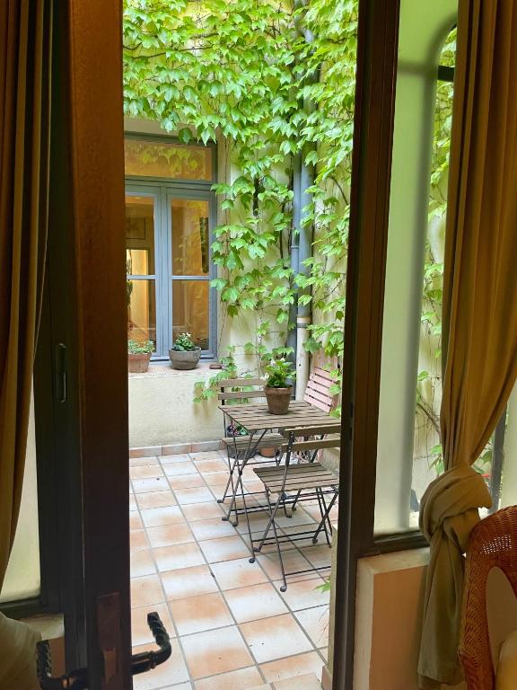 Logement clim et patio centre remparts - 2