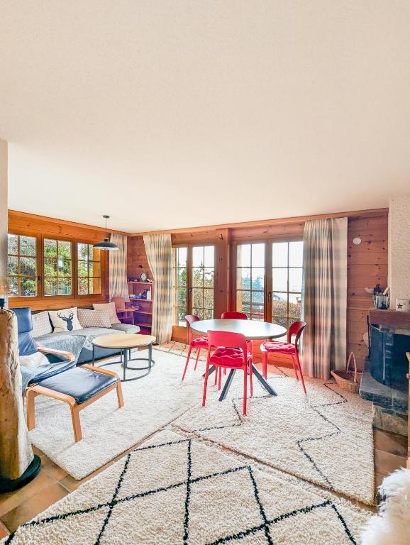 Centered Ski/Swim Ap. w/ private yard & fireplace - 1