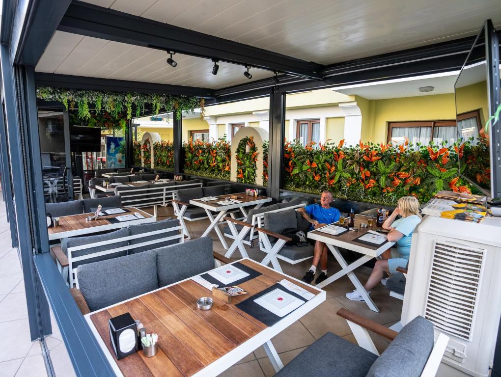 Club Karakas Apart Otel — Restaurant & bars in Marmaris, Mugla