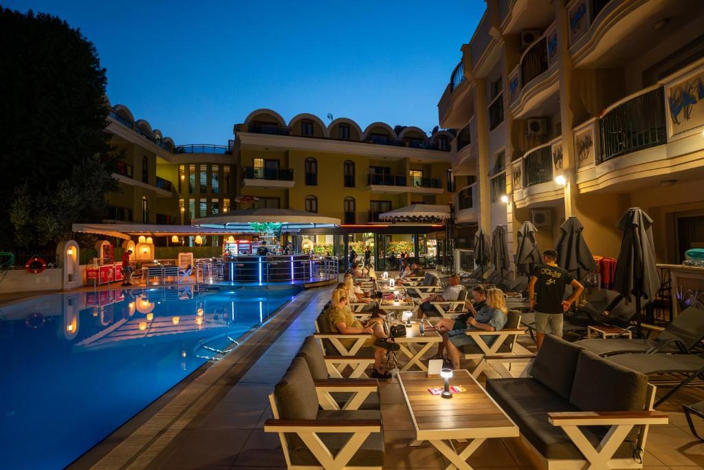 Club Karakas Apart Otel — Restaurant & bars in Marmaris, Mugla