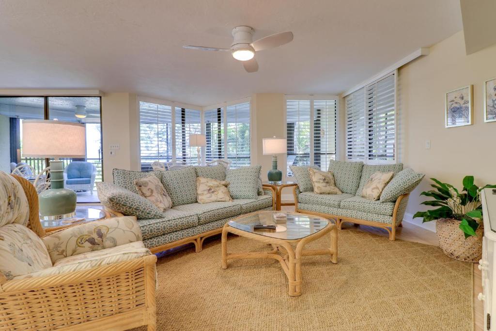 Pine Cove 204, Sanibel