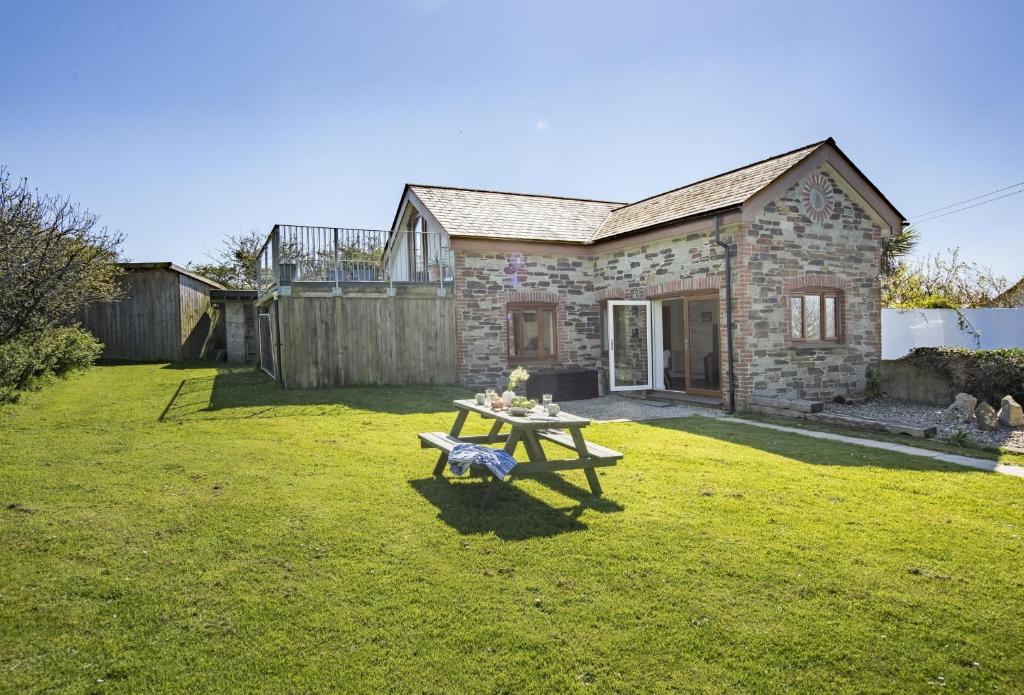 Ivy Chimney Cottage near Scorrier and close to Porthtowan, Porthtowan