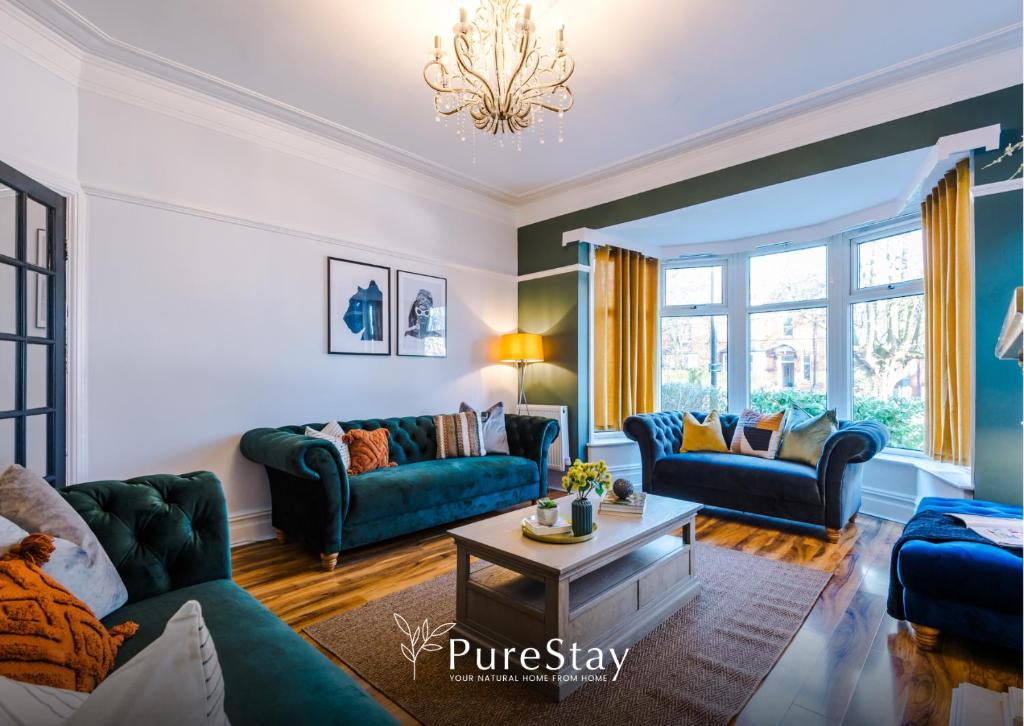 BIG Elegant House in Headingley Leeds -10 actual beds and sleeps 13 by PureStay, Meanwood