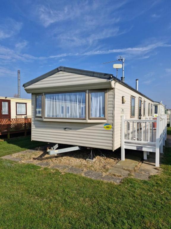 Seaview 157 - Ingoldmells - Meadow Lakes Caravan & Lodge Hire, Ingoldmells