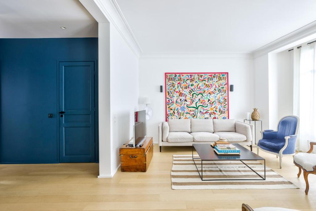 Stylish 2BR in Private Mansion at Rue de Passy - 3