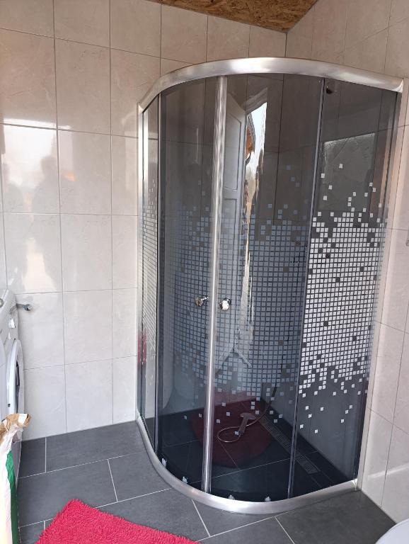 Vikendica Ajlin, Spahići