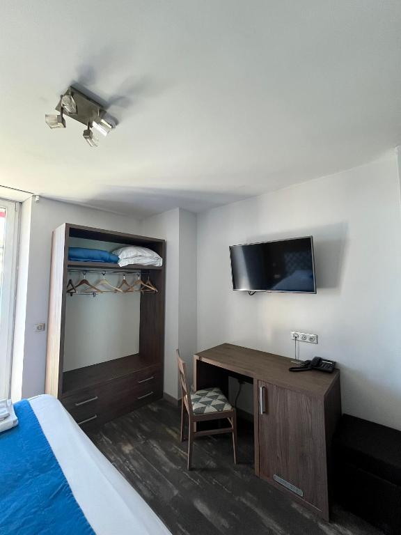 Camera Matrimoniale Comfort con Balcone e Vista sul Mare