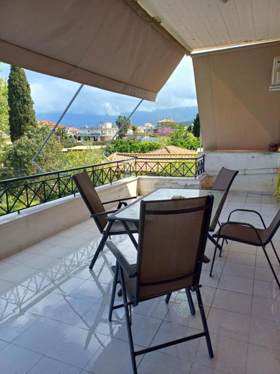 Glossy Messinian Escape, Filiatrá