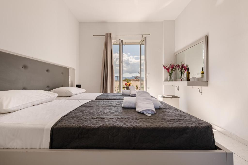 Hector's studios, Kalamaki