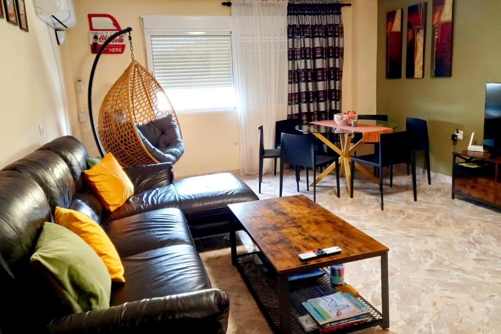 Cozy Flat with City & Beach - 5