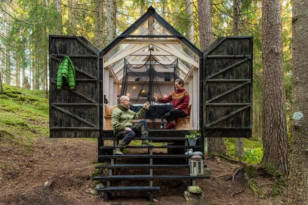 Wood Wise Glasshouse Glamping, hotel in Bengtsfors