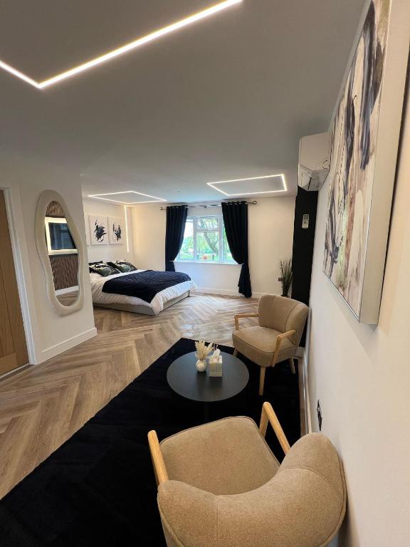 Hilltop Views - Bailey suite, Rettendon