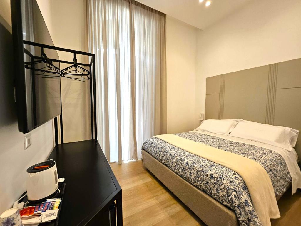 Monteoliveto Place, Neapol