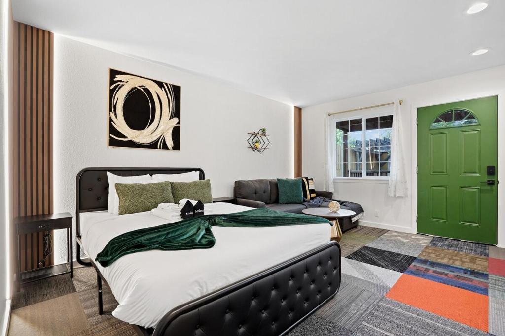 Beachy 1BR Escape with Sofa Bed - Golf & Beach Nearby, Pacifica