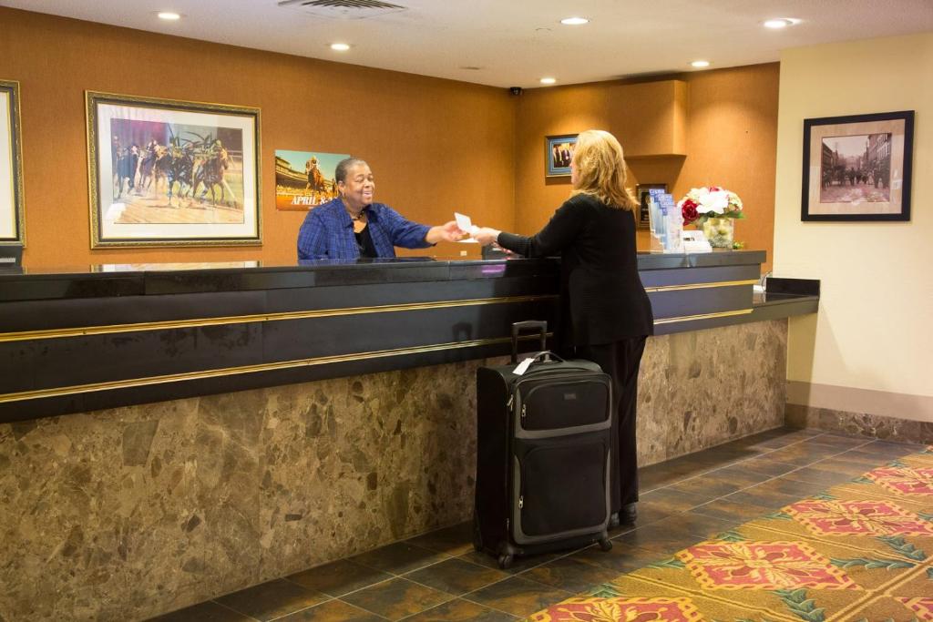 Capital Plaza Hotel photo