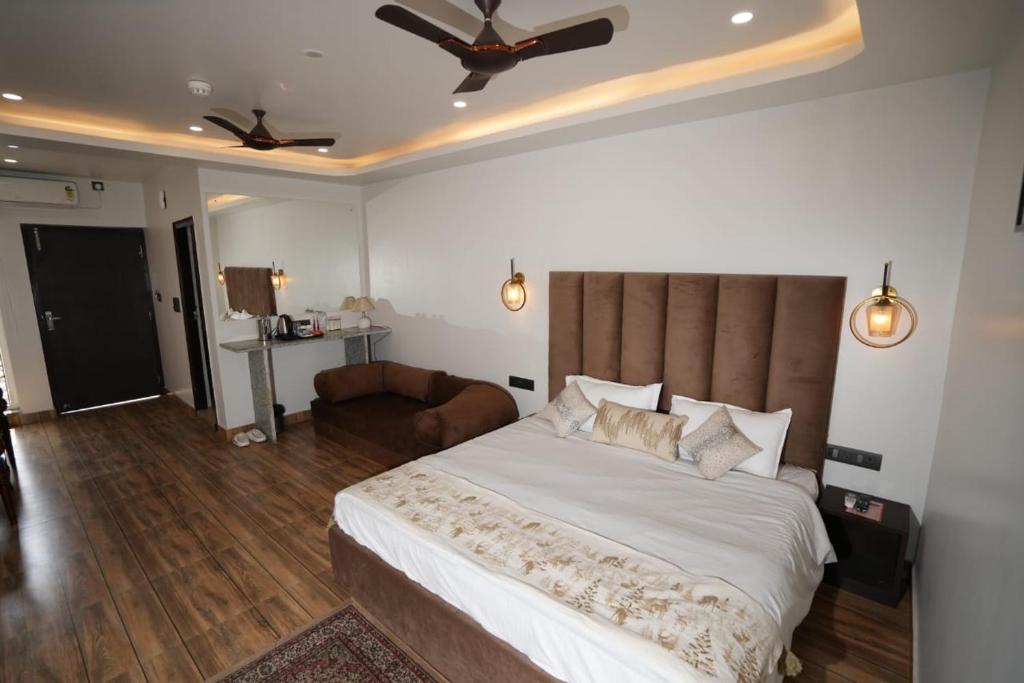 Hotel Parth Luxurious 편의시설