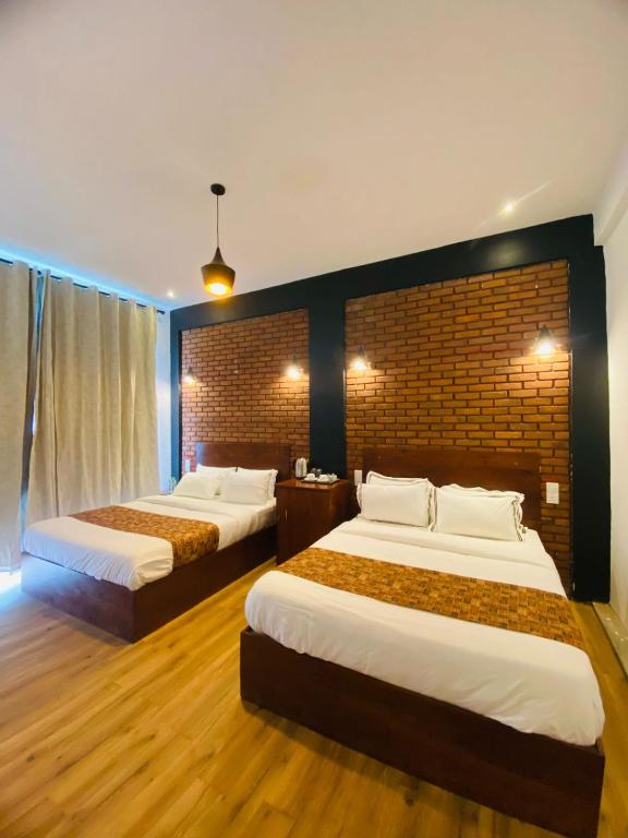 Fourth Milestone, Nuwara Eliya