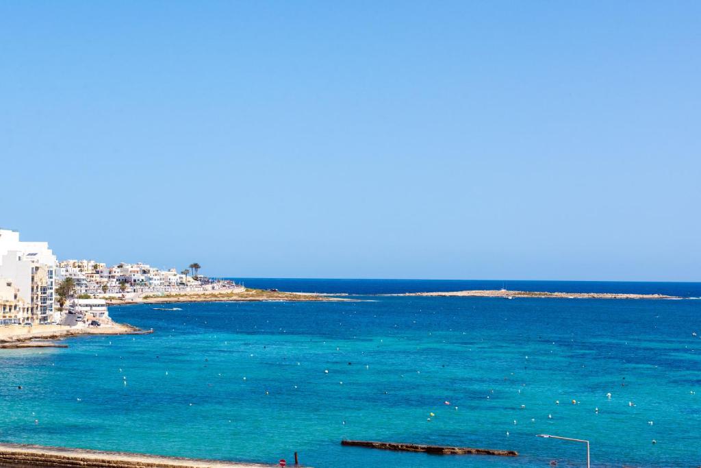 Seaview Promenade, Salina