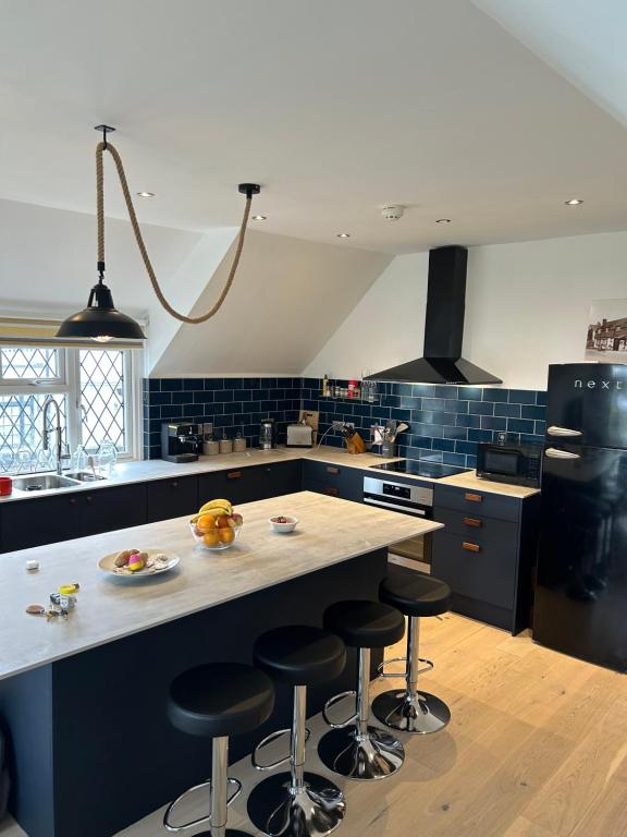 Modern, centrally located, beach view flat, Pevensey